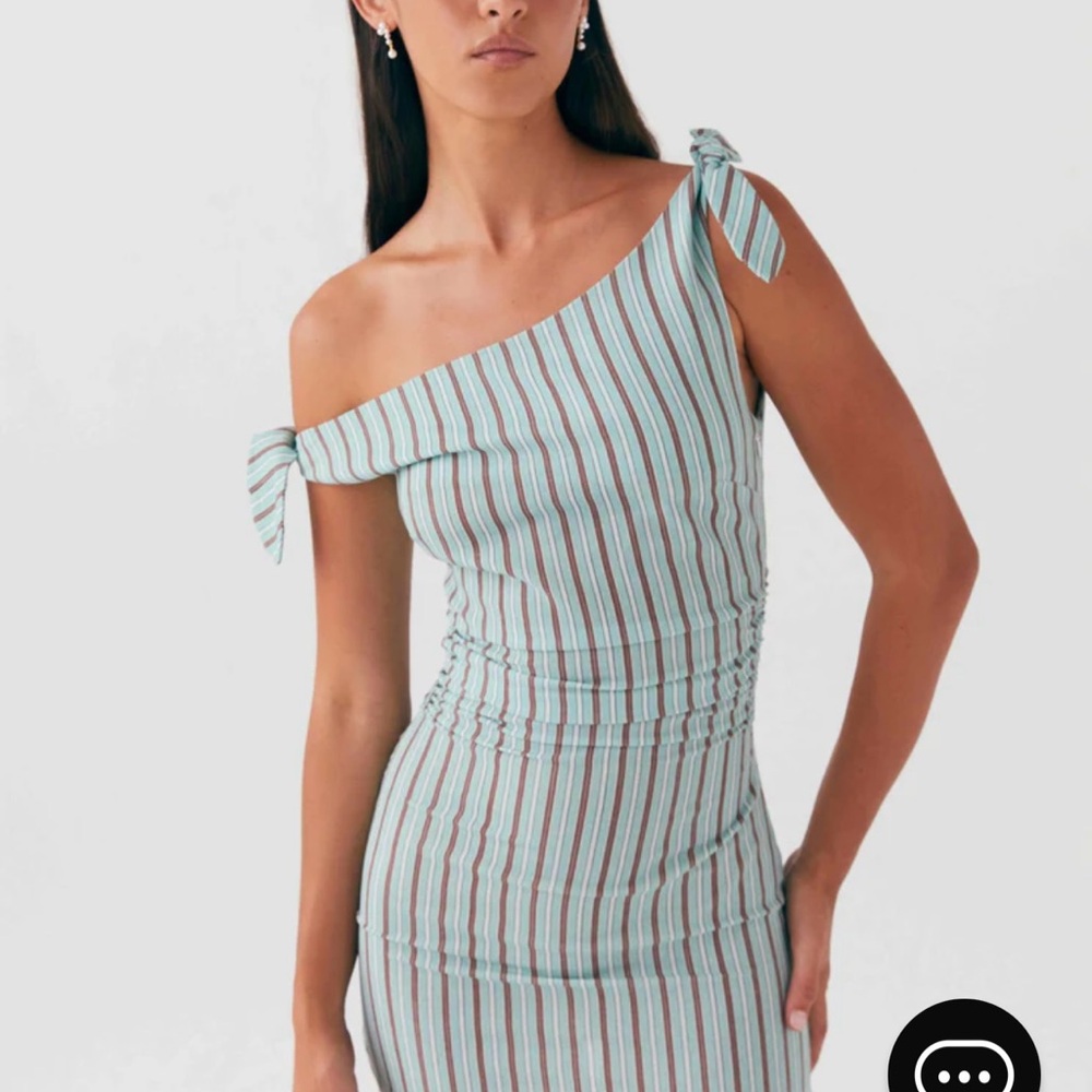 Chic Striped One-Shoulder Dress
